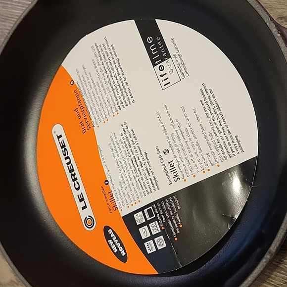 Le Creuset Cassis Cast Iron Round Evolution Skillet - Picture 13 of 13